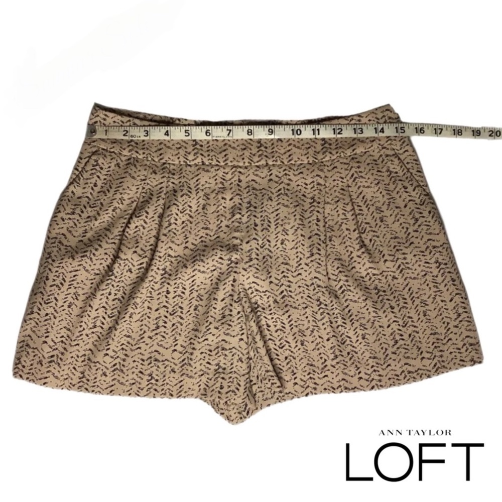 LOFT by Ann Taylor SP Micro Shorts Baggy Side Zipper Pockets Tan & Navy Print